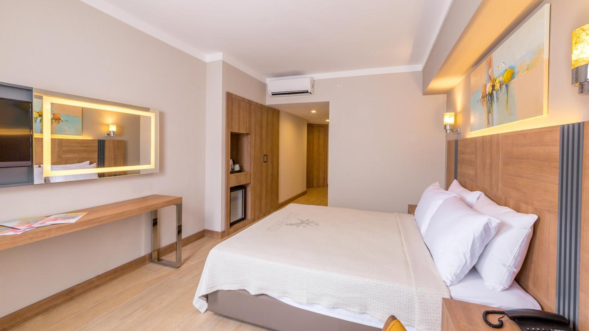 Ada Julian (adults Only) Otel 4*